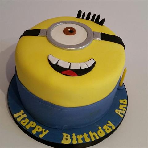 Minion Cake