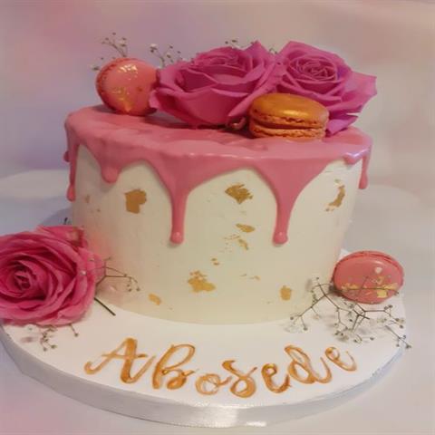 Drip and Goldleaf Cake