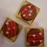 Chocolate Valentine Oreos